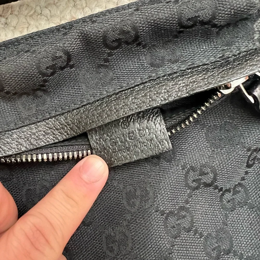 Gucci Black Belt Bag with Dual Pockets - Picture 5 of 9